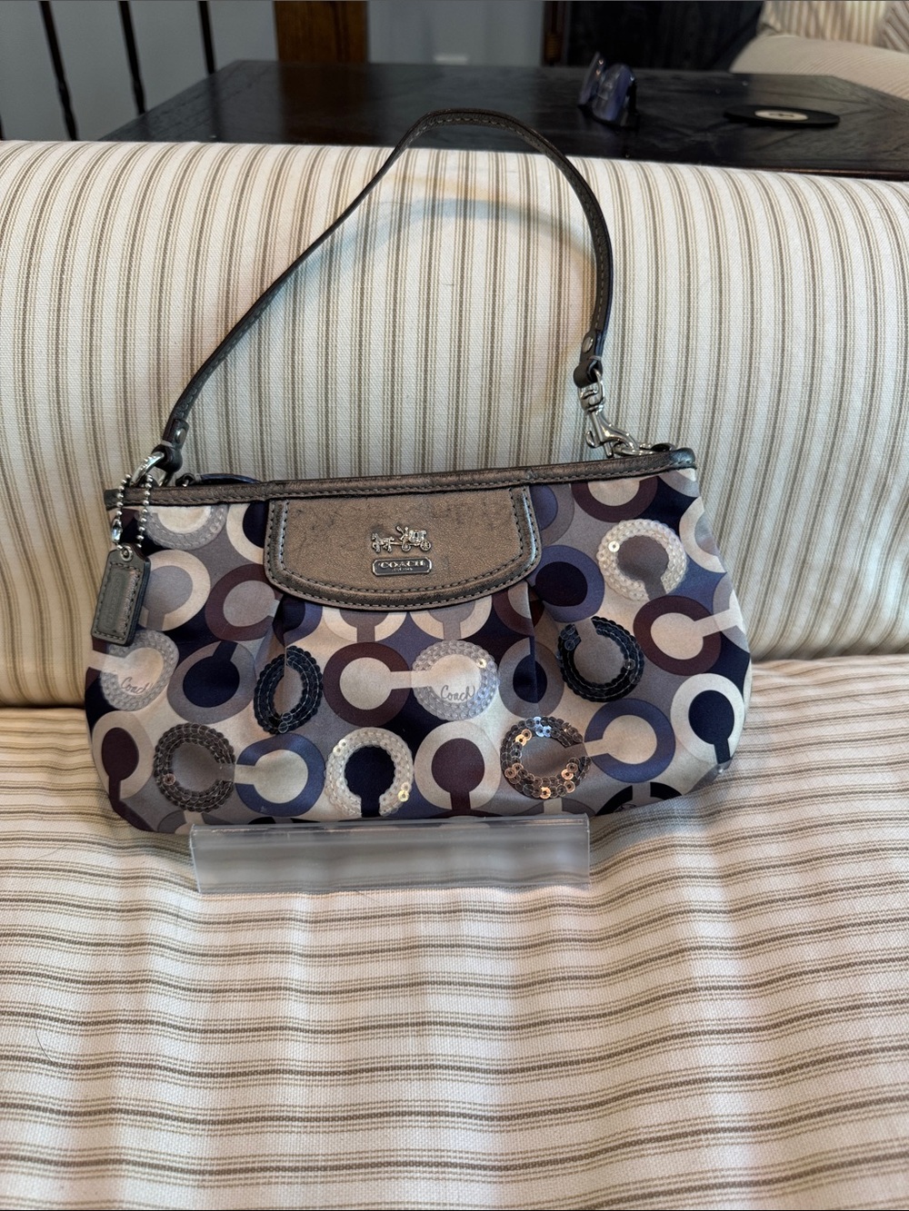 Coach Madison op art large wristlet mini shoulder bag with hangtag
